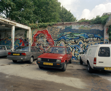 54200 Afbeelding van de graffiti op het achterterrein van de voormalige Autocentrale Utrecht (Boothstraat 4) te Utrecht.